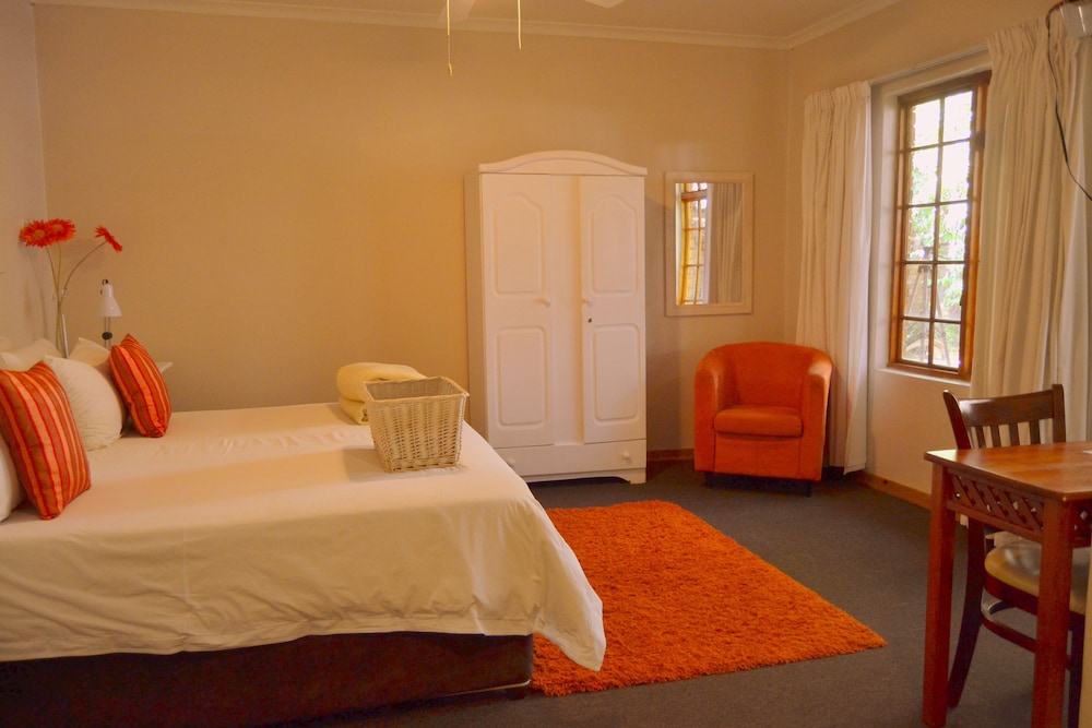 Aero Guest Lodge 41/68