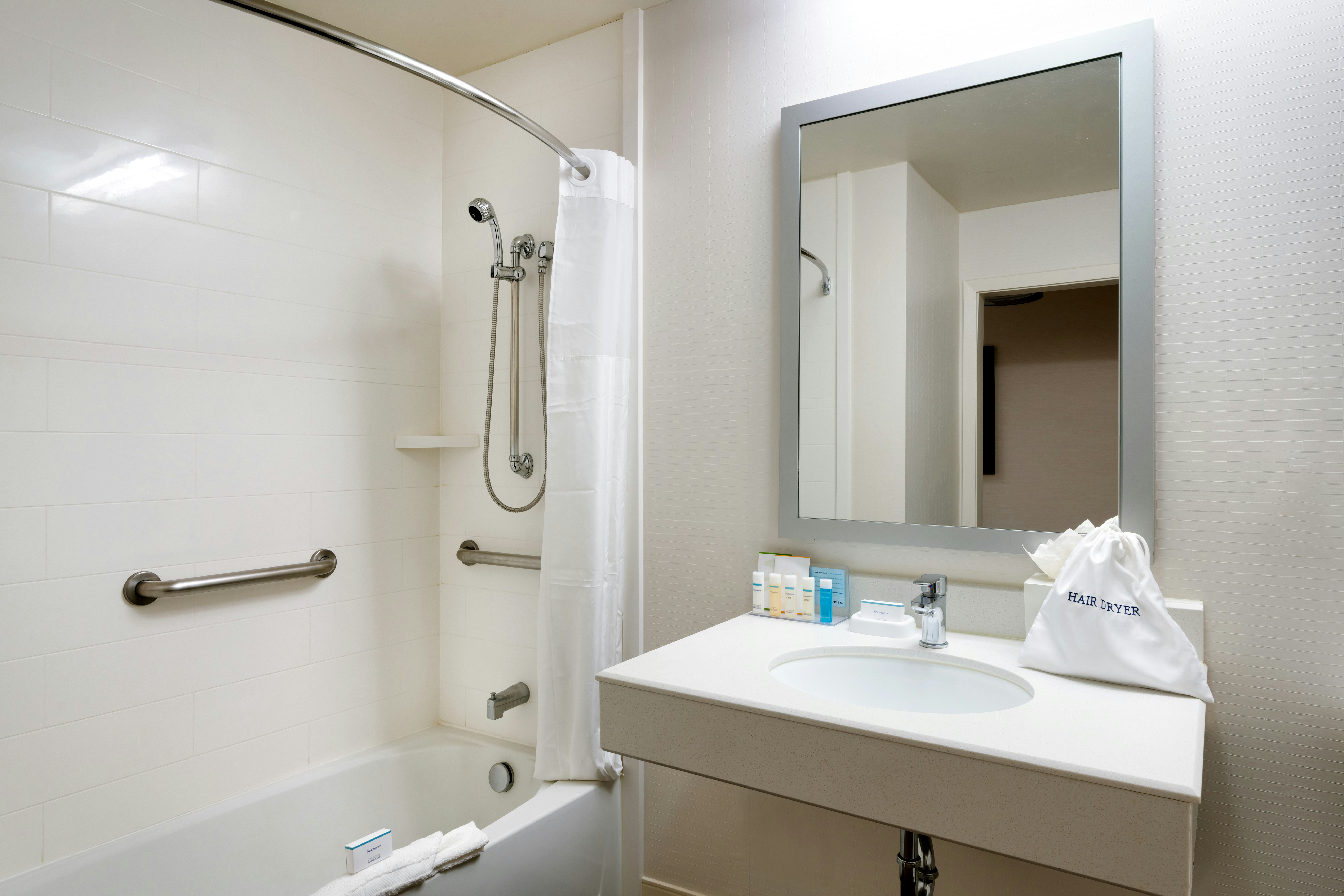 ROOM, 2 QUEEN BEDS, ACCESSIBLE