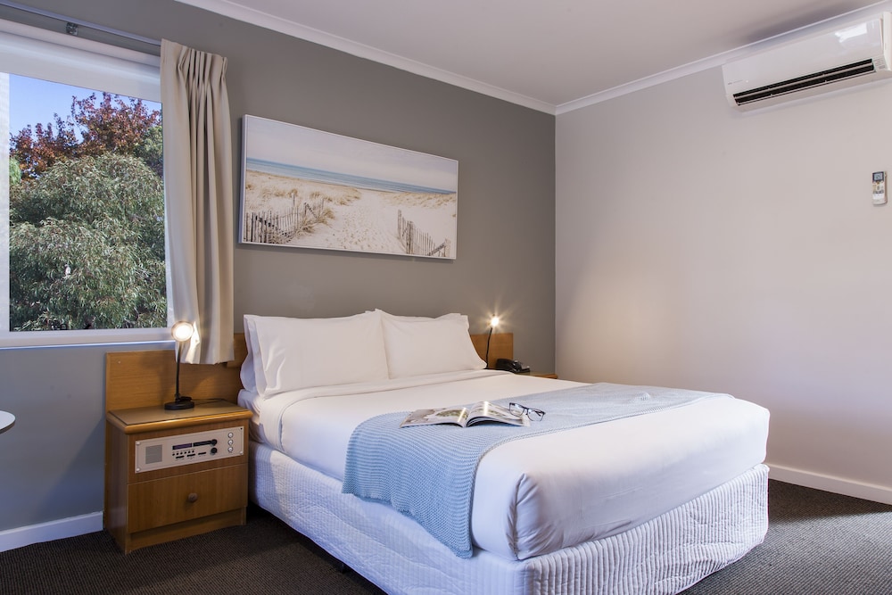 Kings Park Motel 31/65