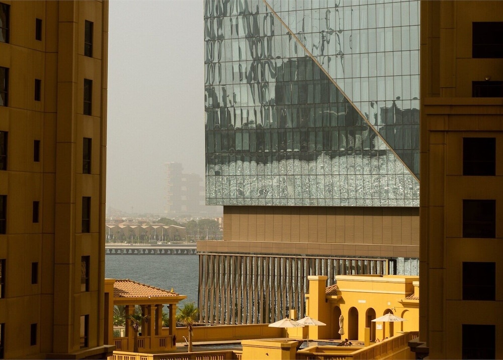 Happy ACADEMIA JBR in DUBAI
