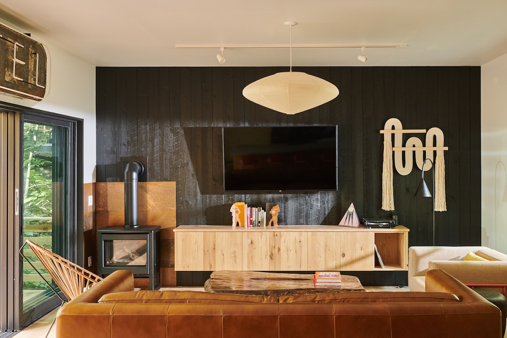 Woodstock Way Hotel 11/50