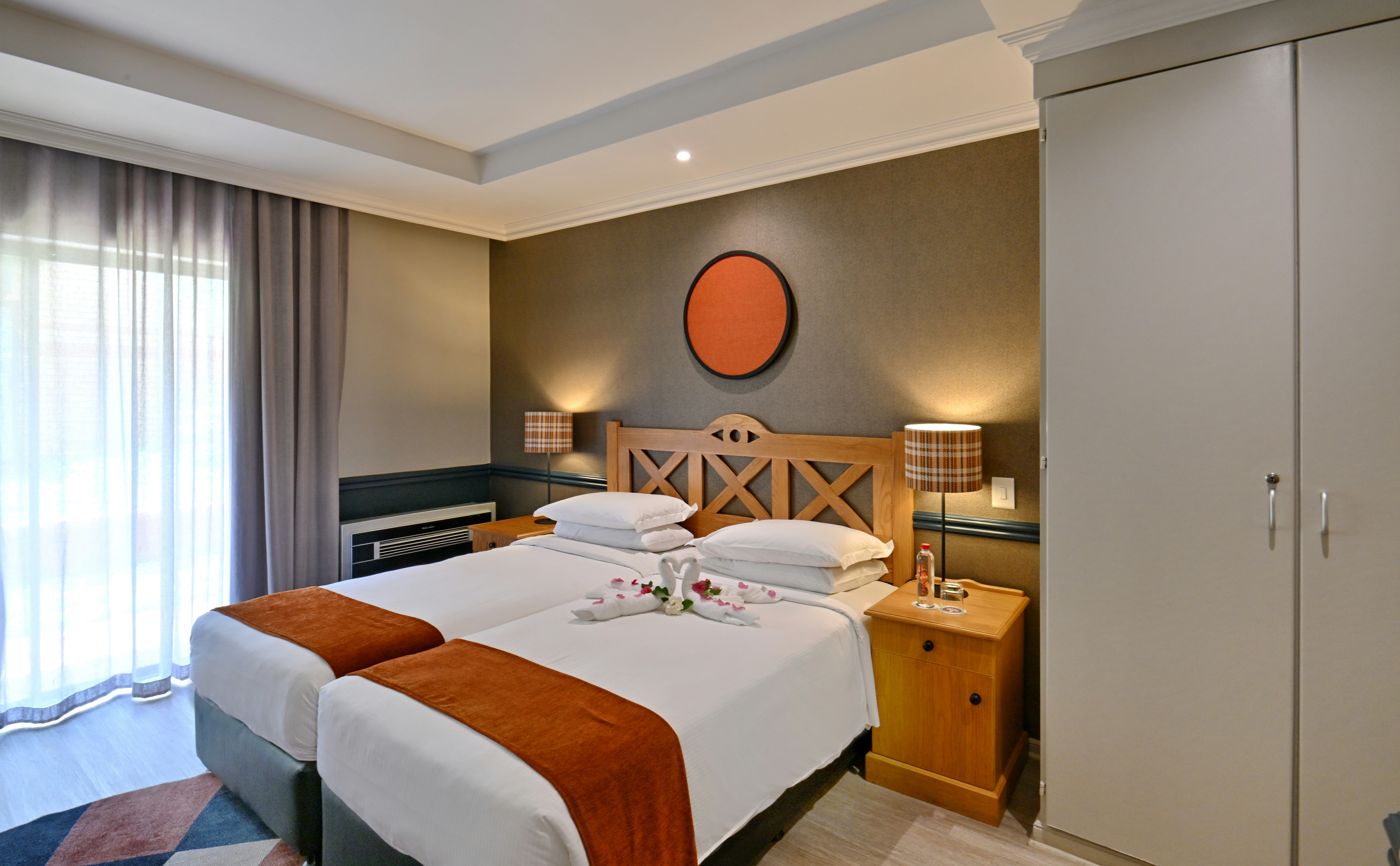 Courtyard Hotel Rosebank 12/47