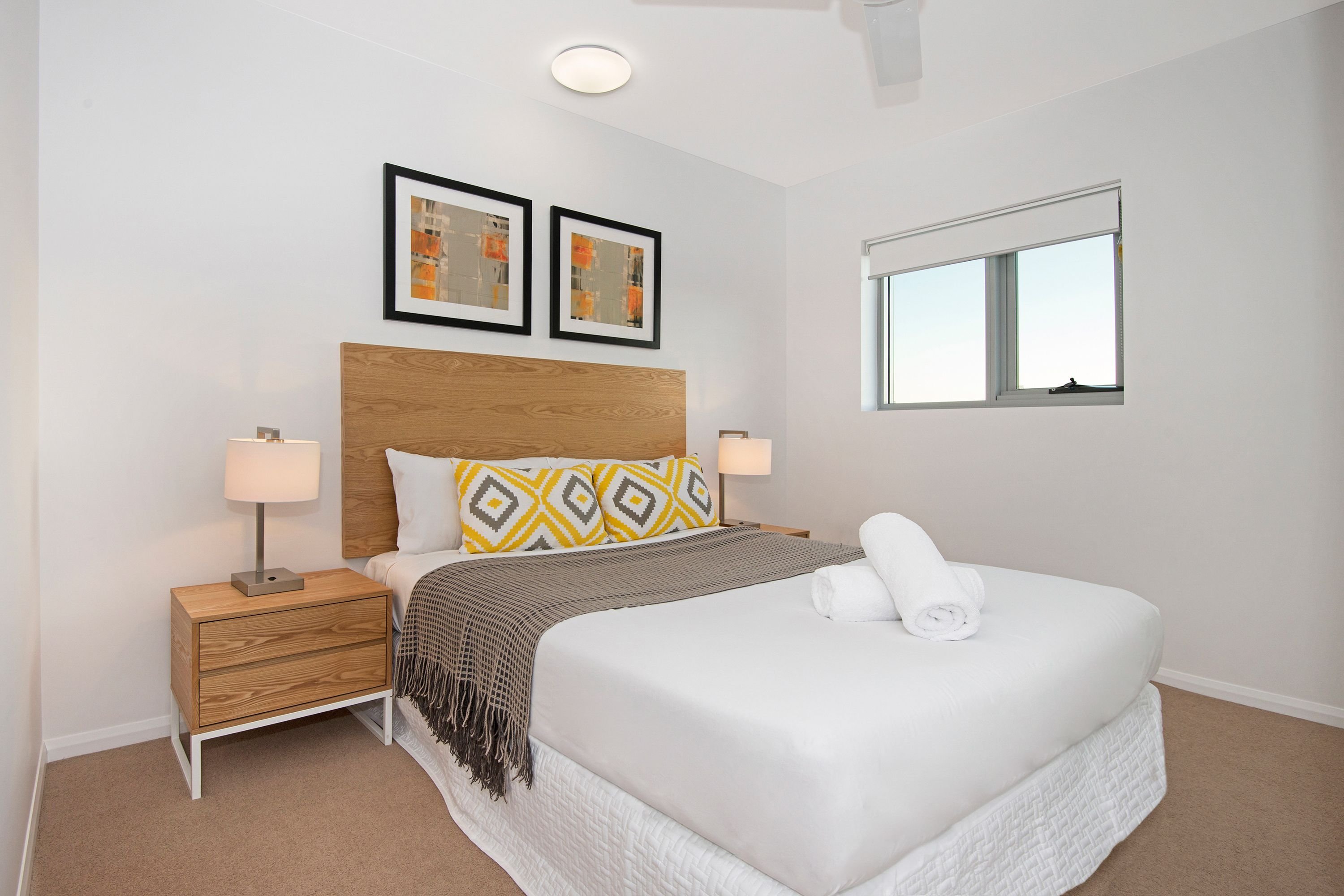 Studio, King Bed