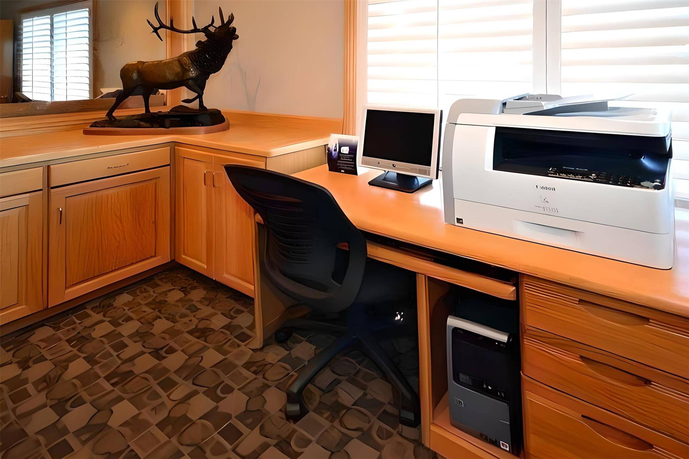 Econo Lodge Inn & Suites Vernal near Dinosaur Monument 8/9
