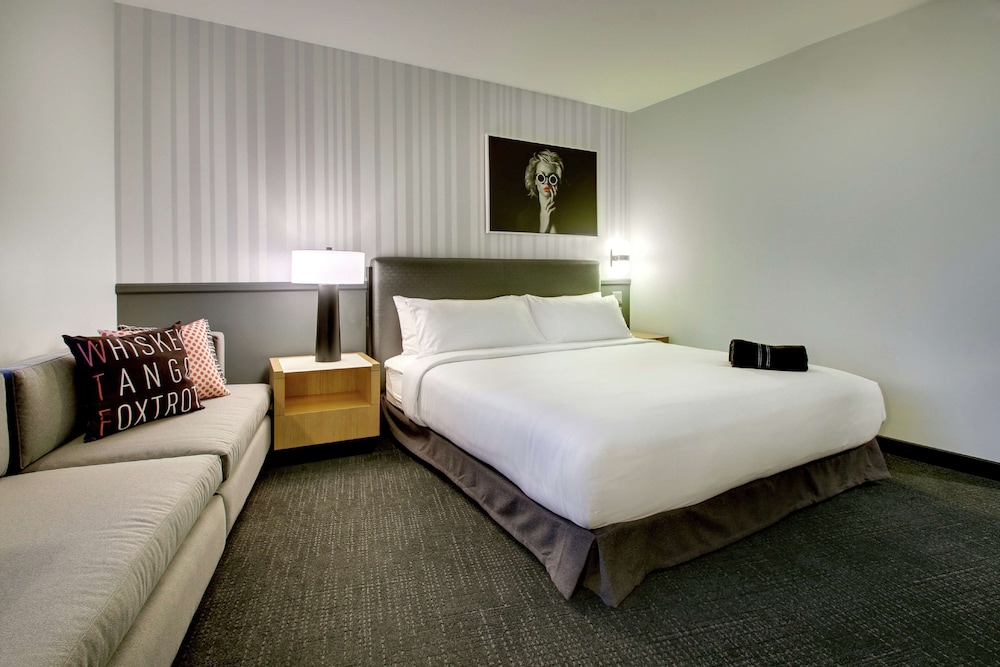 The Rose Hotel Chicago O Hare Tapestry Collection By Hilton 18/74