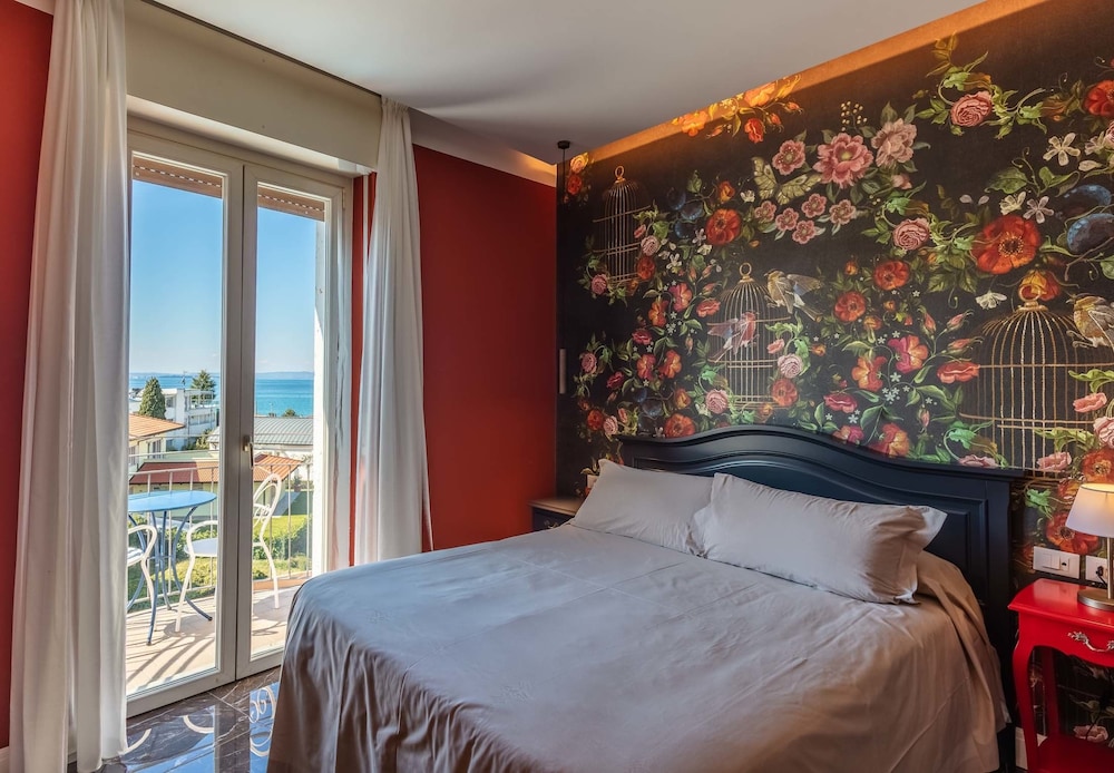 Superior, Single, Double Bed, Lake View, Hotel Ventaglio 4/10