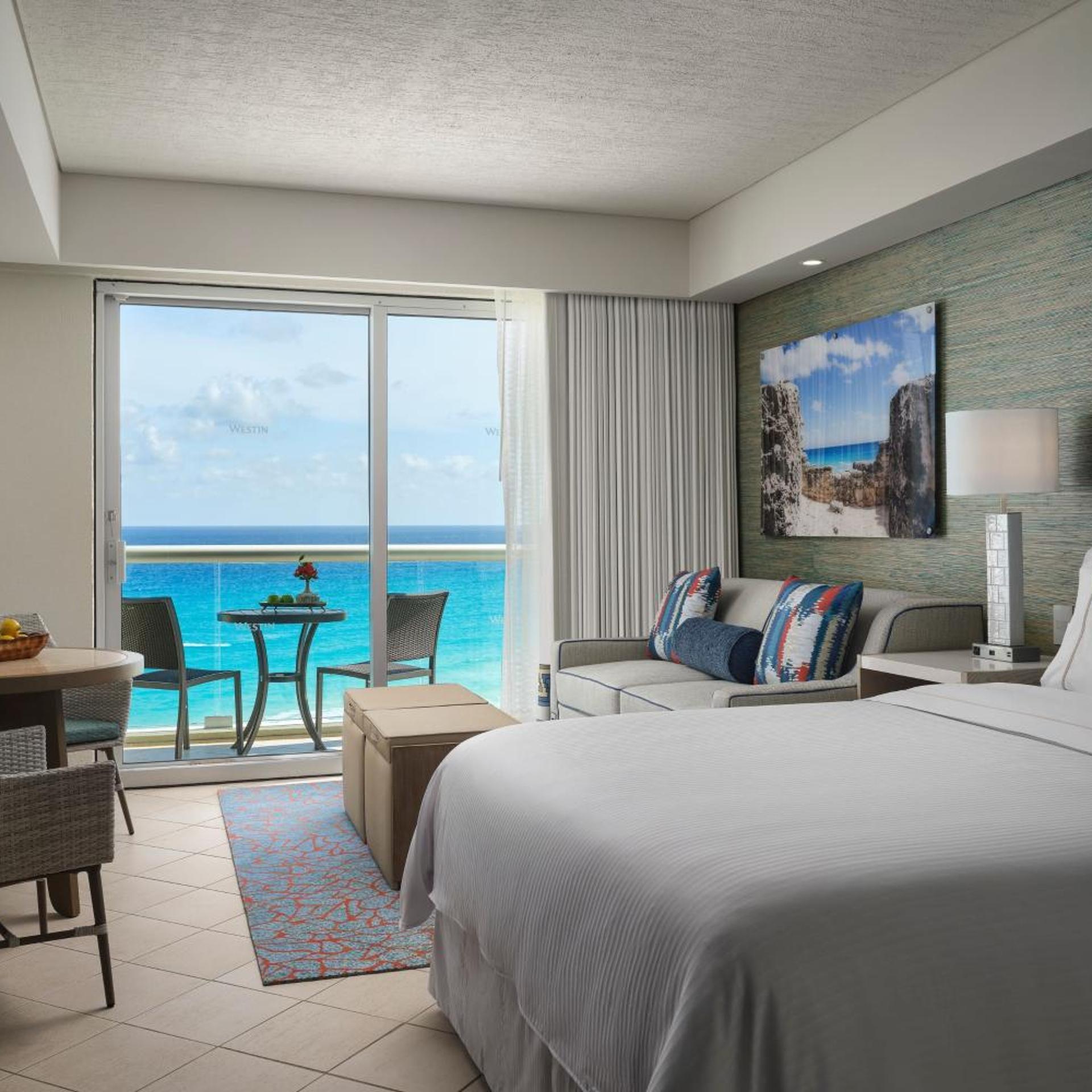 Studio, Queen Bed, Ocean Front, Balcony 2/6