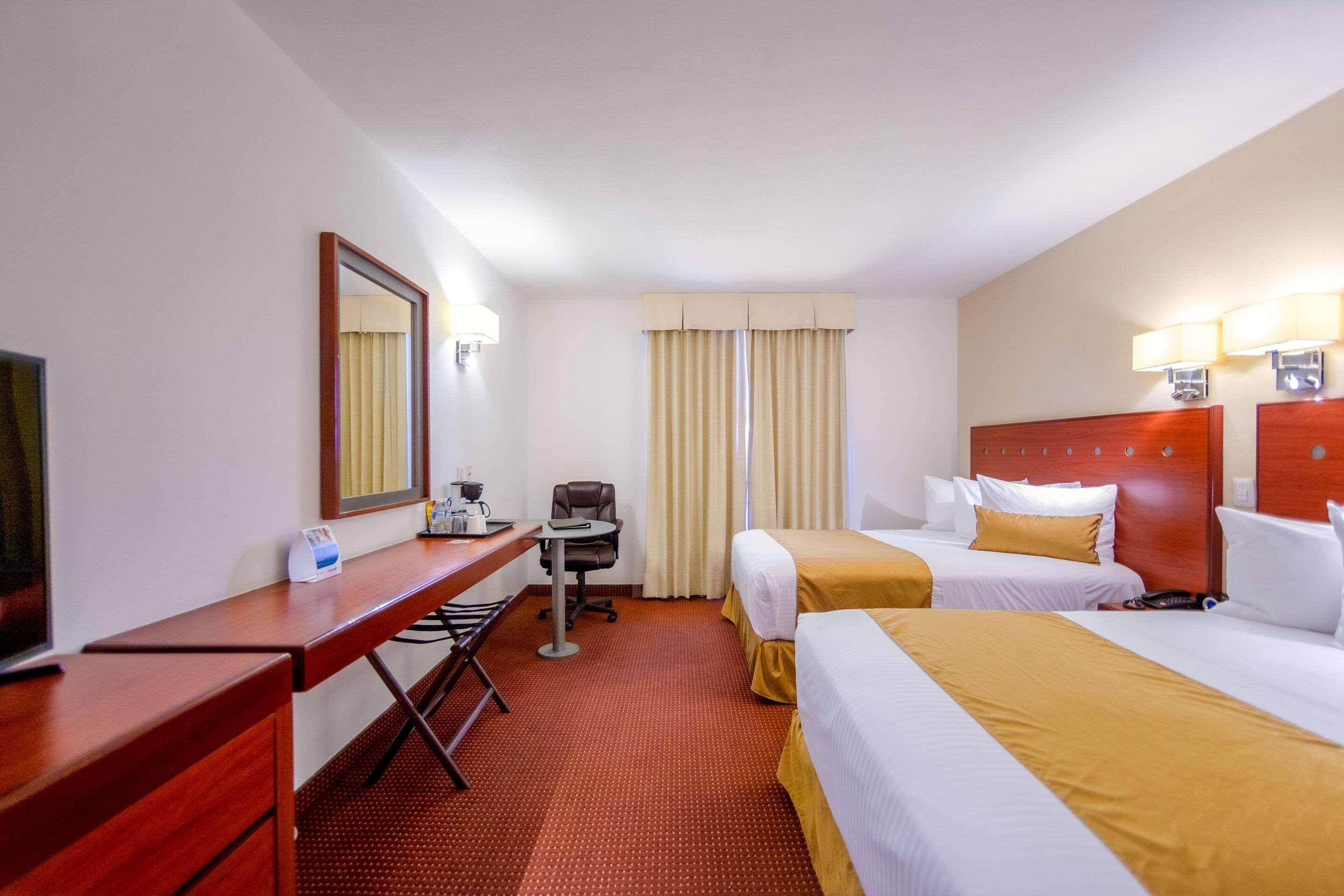 ROOM, 2 DOUBLE BEDS