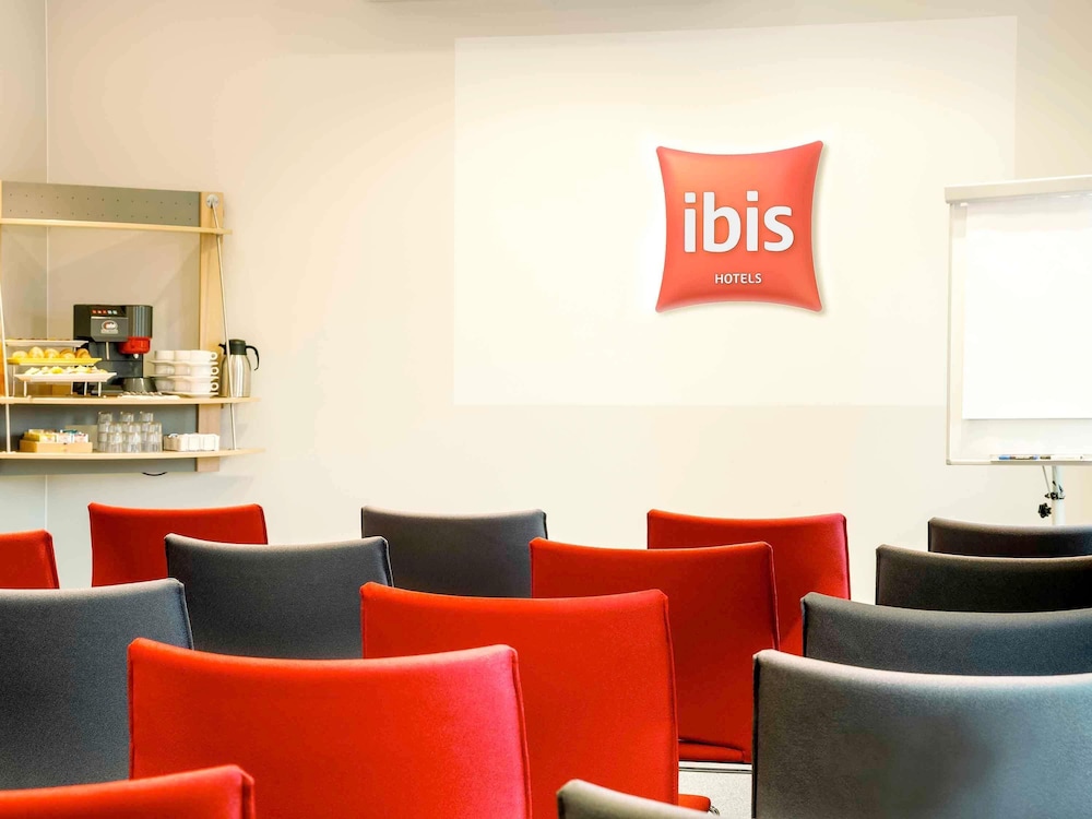 Ibis Warszawa Ostrobramska 40/60