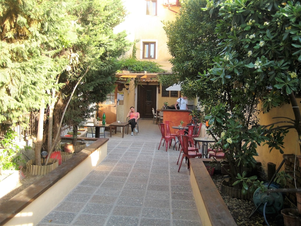 Studios Arabas - Hostel 42/50