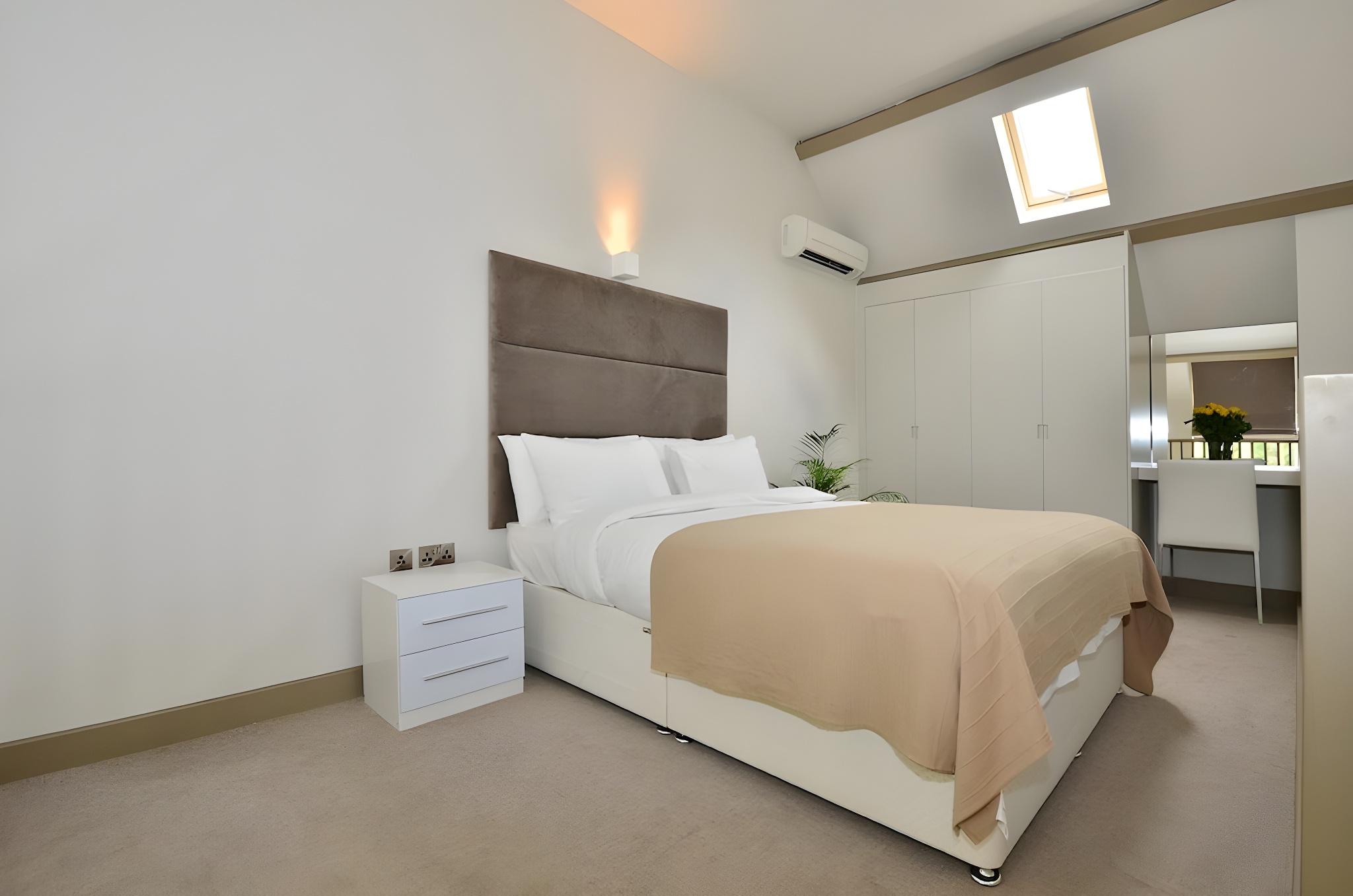 LUXURY, STUDIO