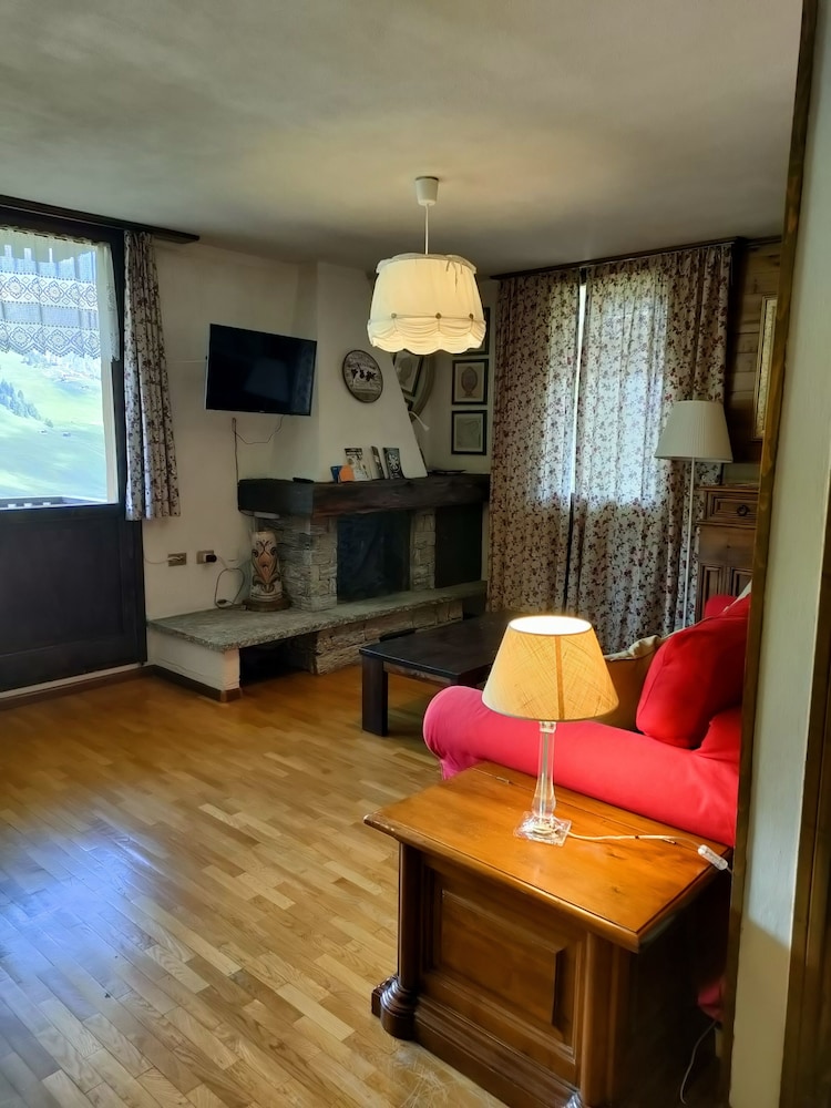 Roulette Apartments 34/50