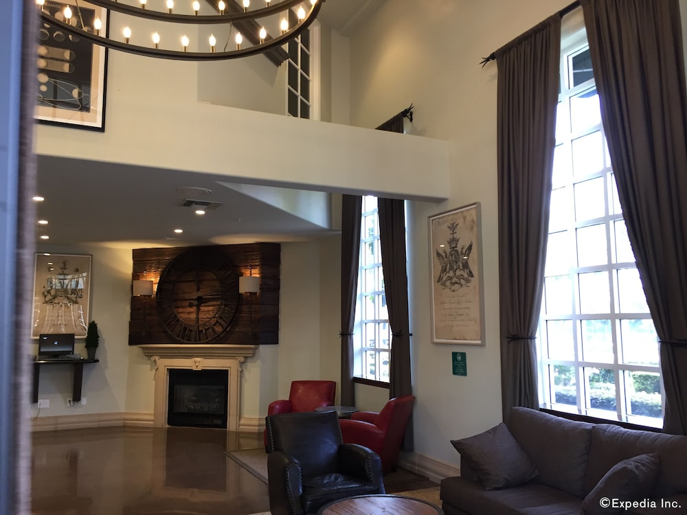 Camelot Inn And Suites 42/62
