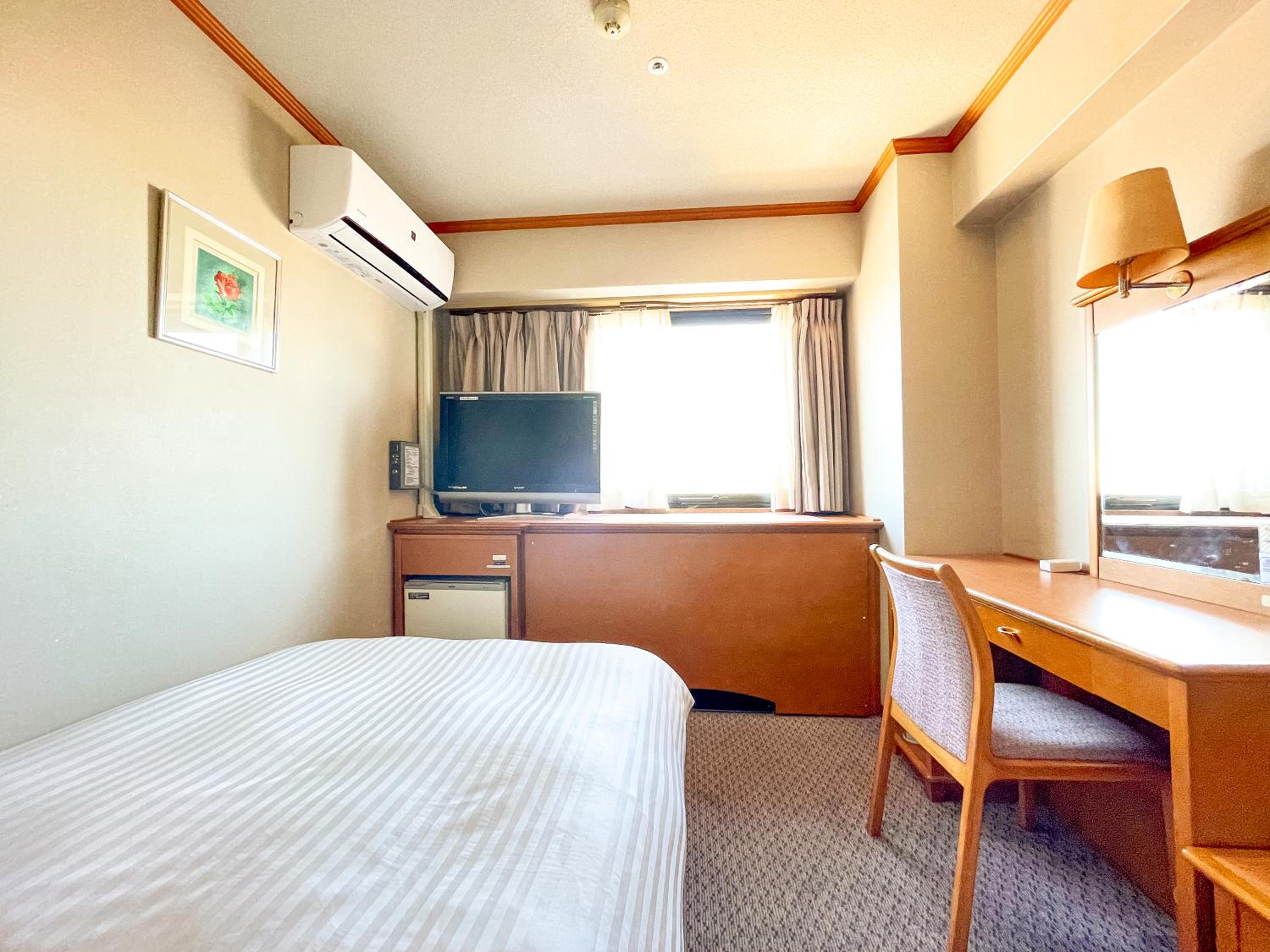 Semi Room, Standard, Semi Double Bed, Smoking