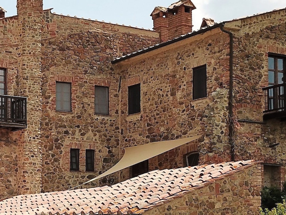 Tenuta Fattoria Vecchia 6/85