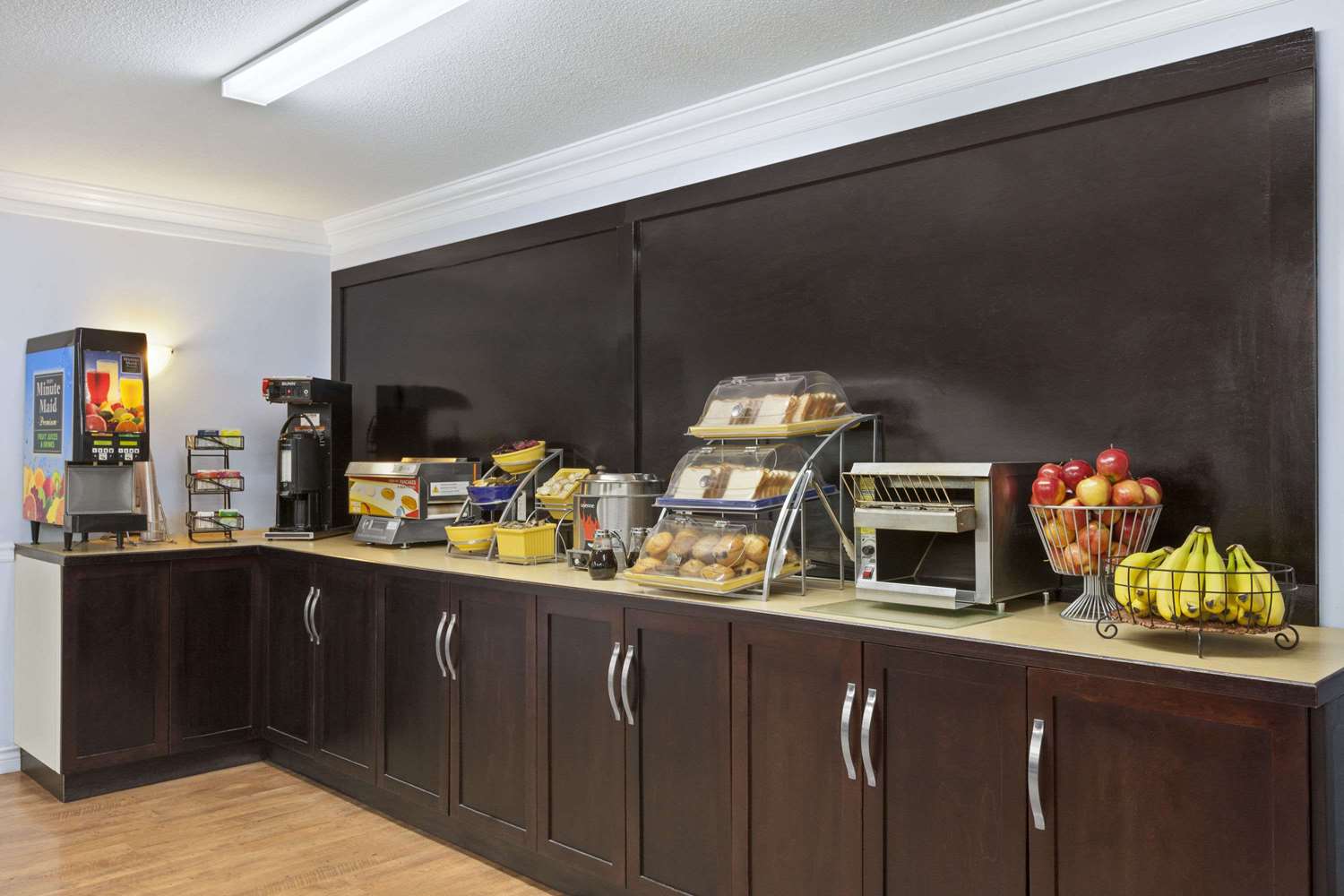 Days Inn By Wyndham Kelowna 16/37