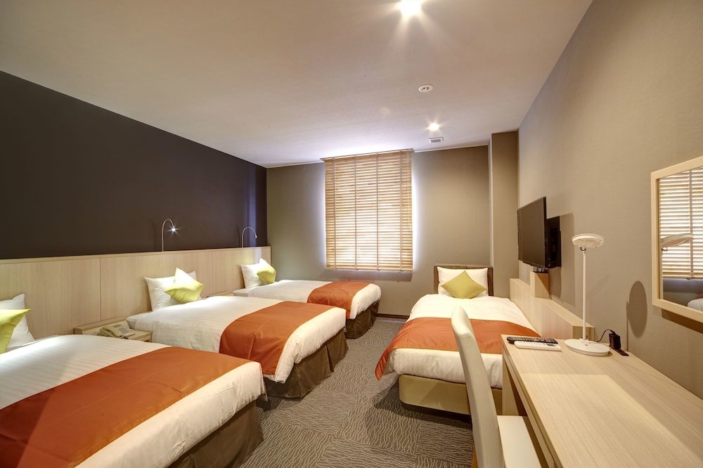 Hotel Azat Naha 41/69