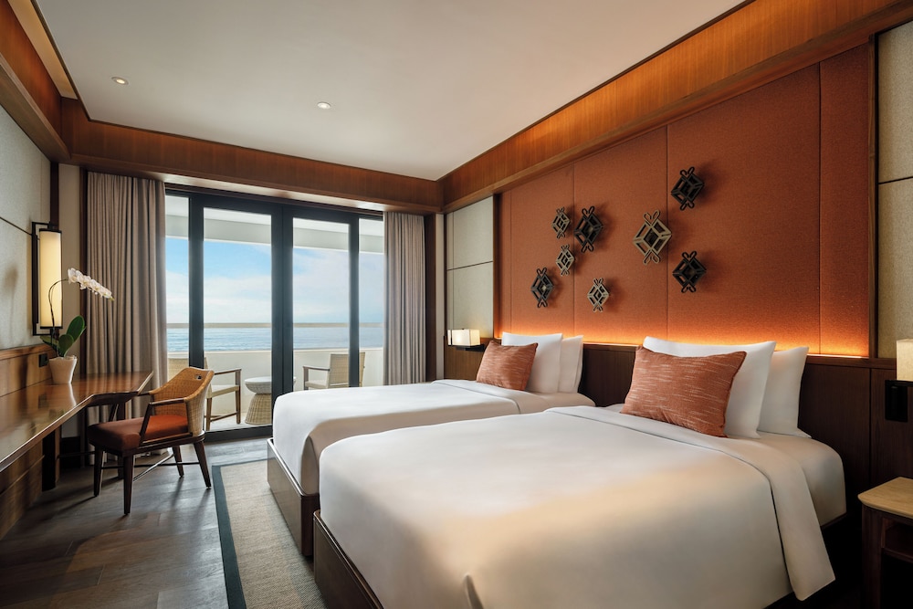 DELUXE, TWIN BEDS, OCEAN VIEW