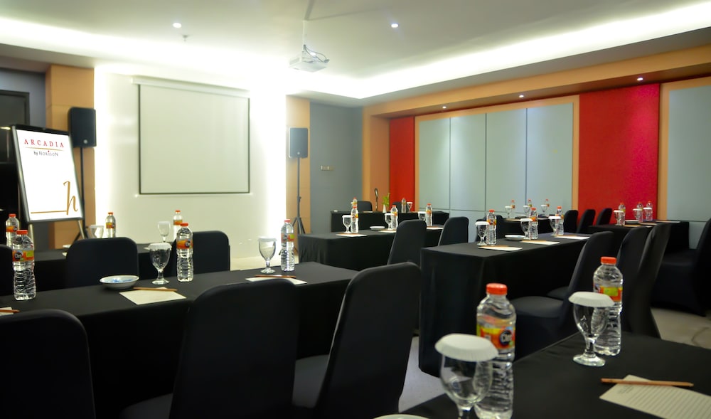 Horison Arcadia Heritage Surabaya 20/21