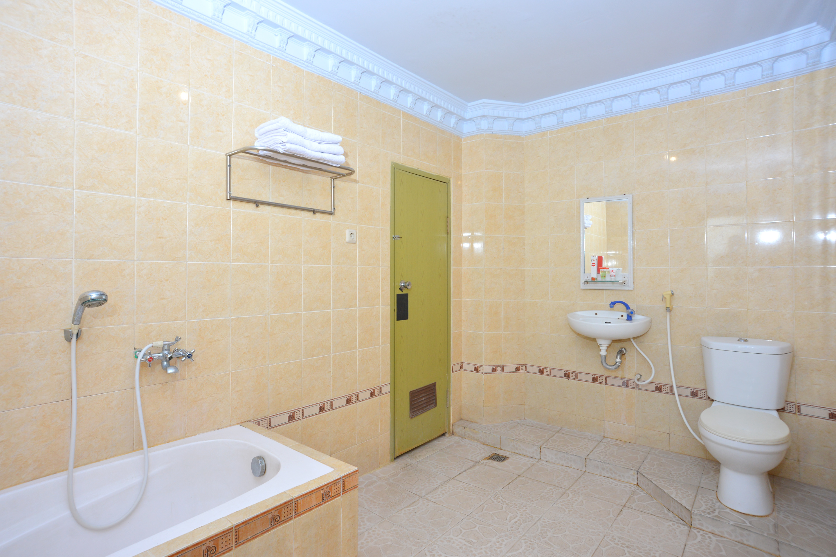 OYO 586 Hotel Wijaya 61/72