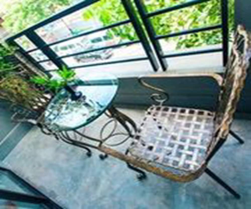 Vacation Boutique Hotel 8/18