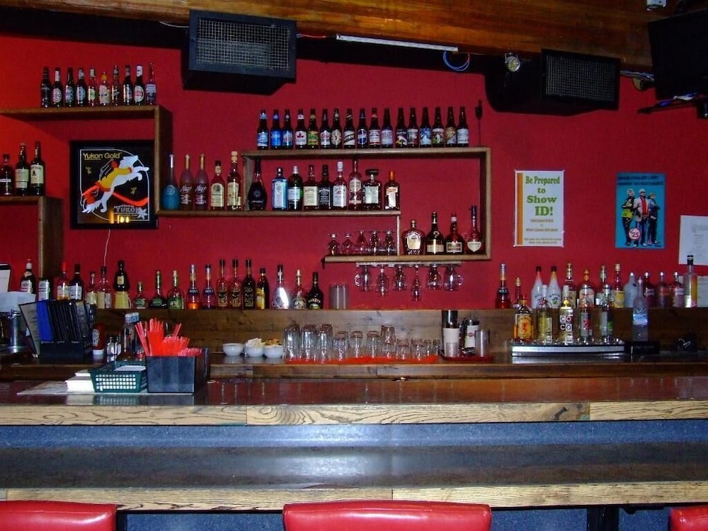 Yukon Inn 4/52