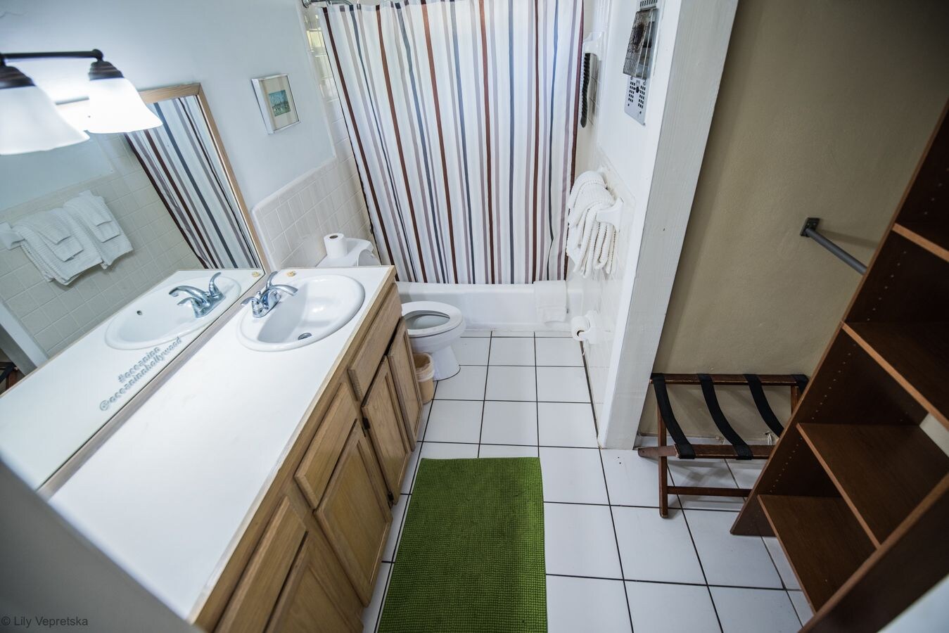 DELUXE, 2 QUEEN BEDS, BATHTUB