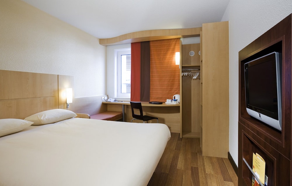 Ibis London Greenwich 23/73