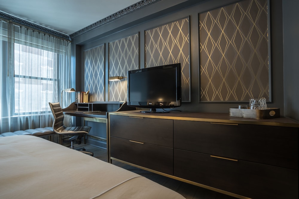 Hotel Phillips Kansas City Curio Collection by Hilton 27/50