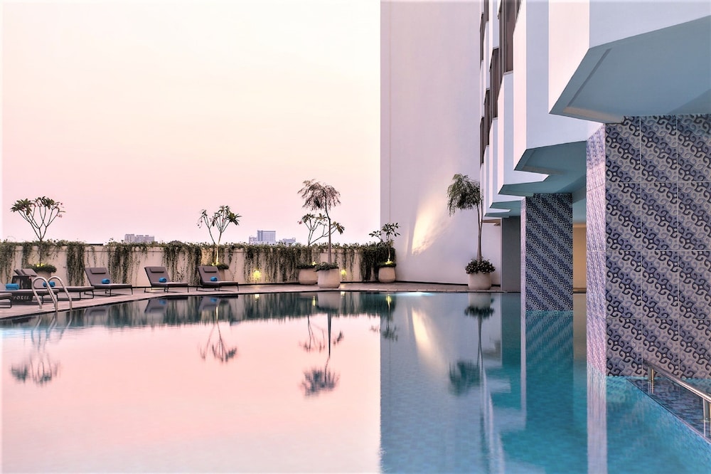 Mercure Jakarta Batavia (ex De Rivier Hotel) 46/48