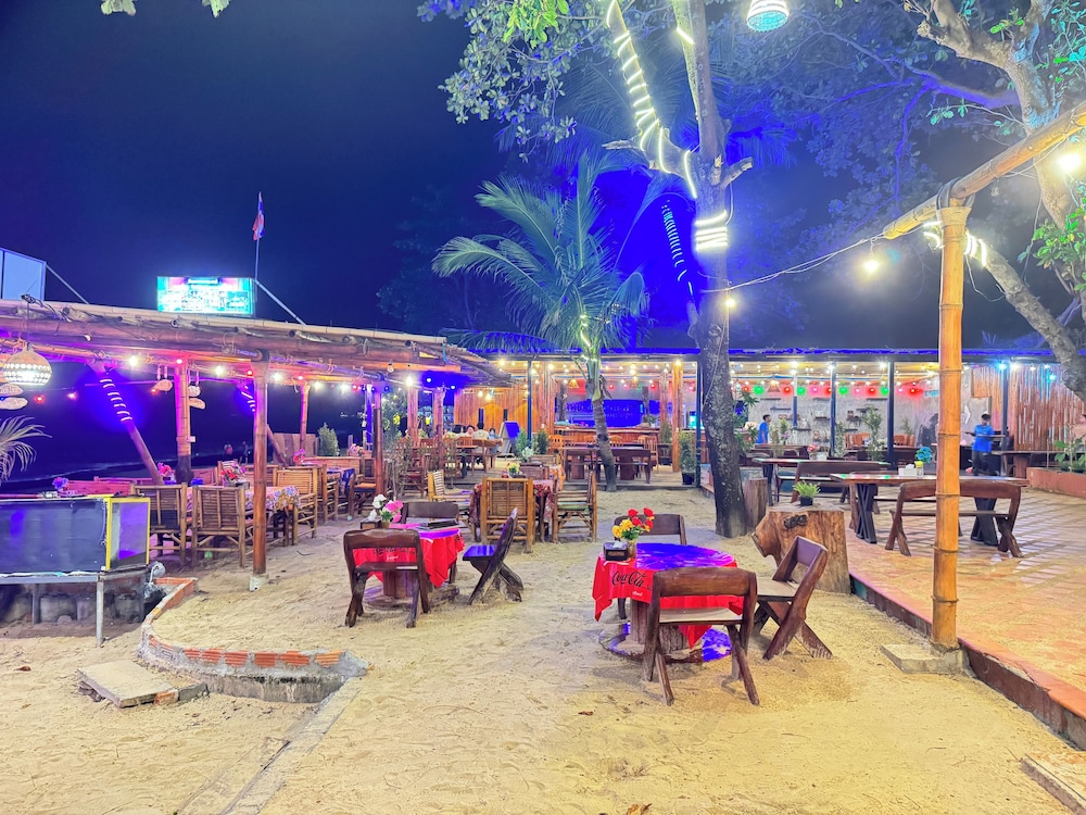 Lanta Island Resort 62/69