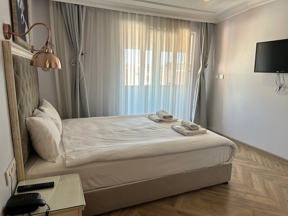 Good Night Hotel Istanbul 32/57