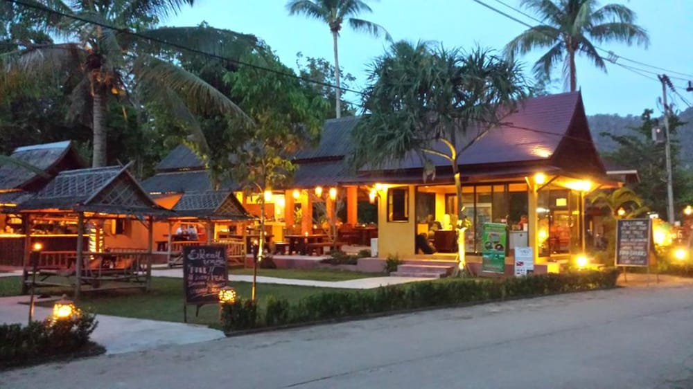 LANTA PEARL BEACH RESORT 3/78