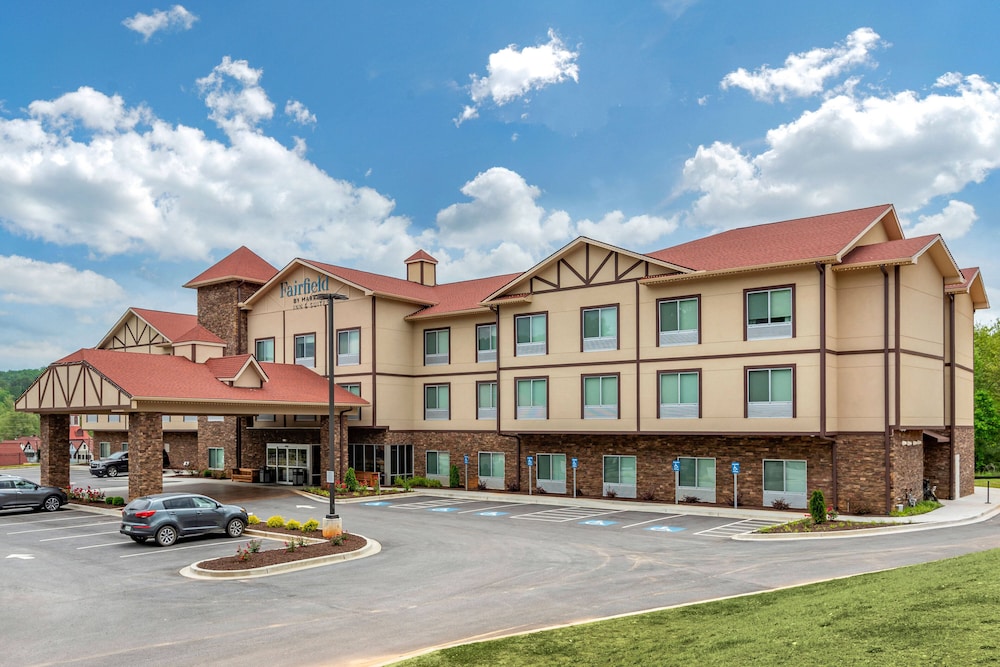 Fairfield Inn & Suites By Marriott Helen 1/28