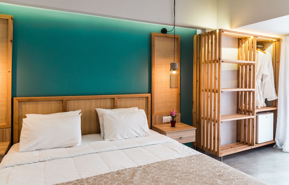 Deluxe, King Bed, Sofa