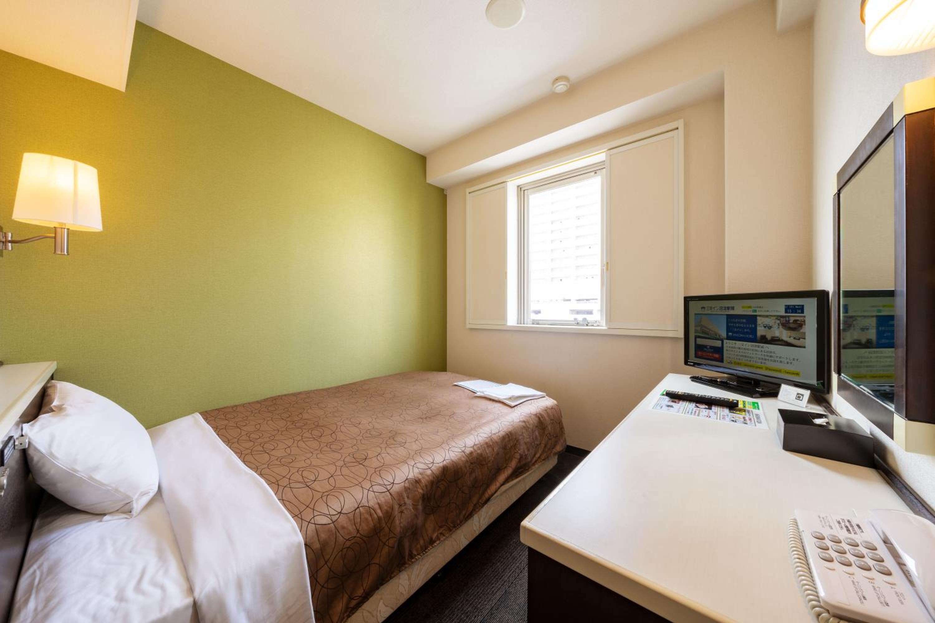 Room, Single