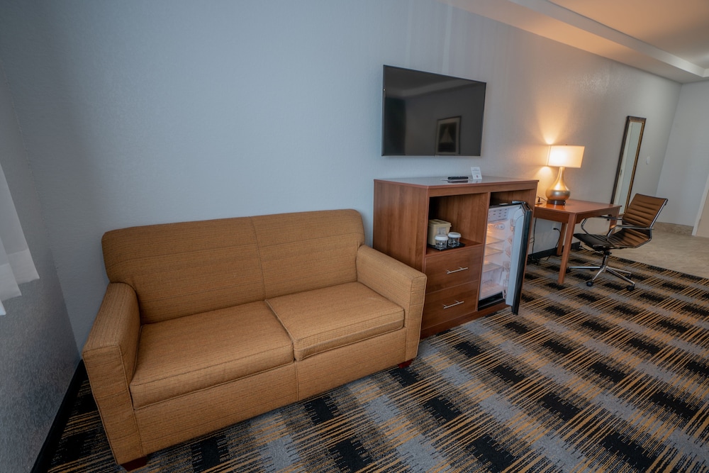 Hyannis Plaza Hotel 39/63