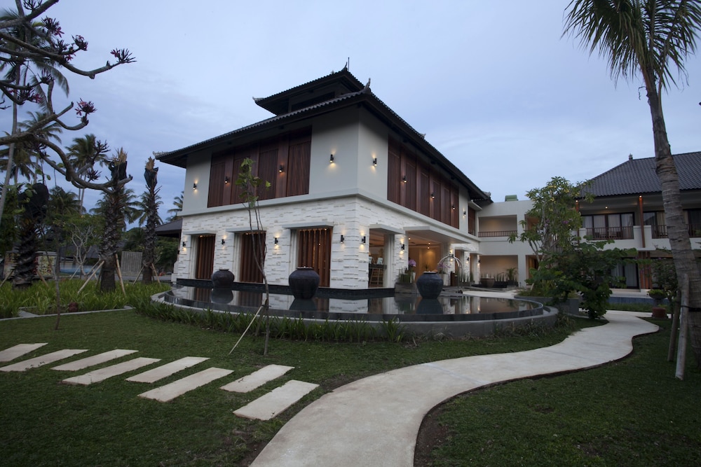 Grand Whiz Hotel Nusa Dua 71/75