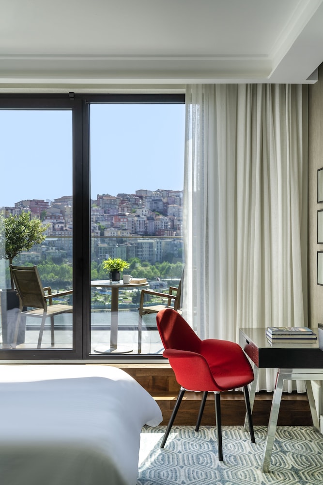Movenpick Hotel Istanbul Golden Horn 74/89