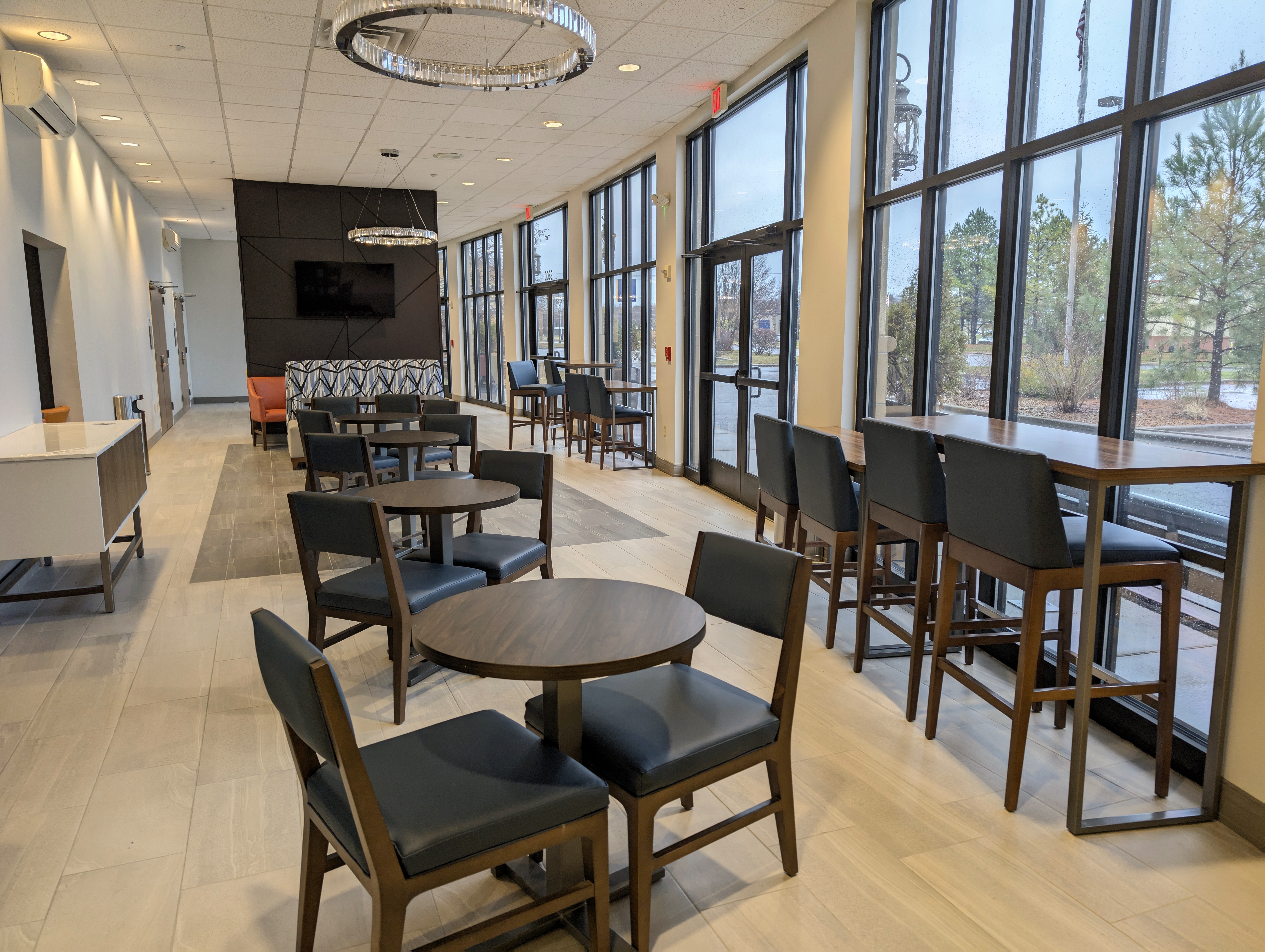 Holiday Inn Carbondale-Conference Center 56/81
