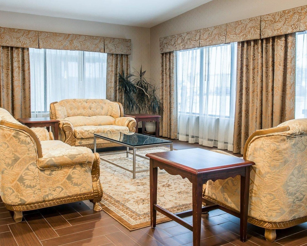 Quality Inn Gaylord MI 32/40