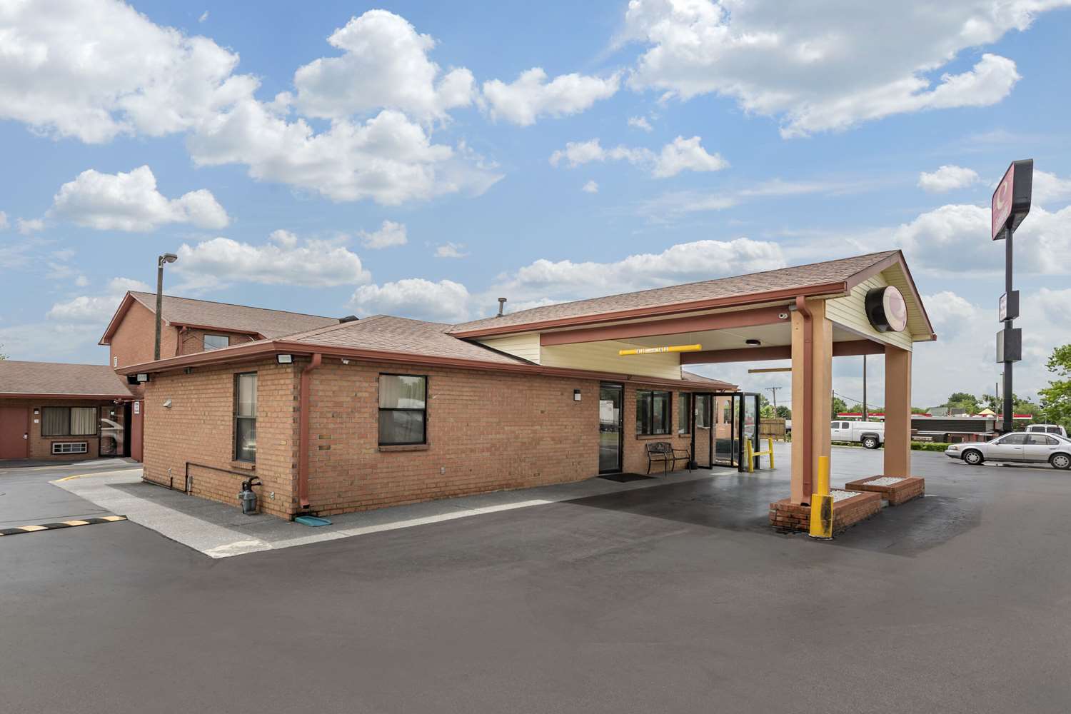Econo Lodge North Nashville TN 21/24
