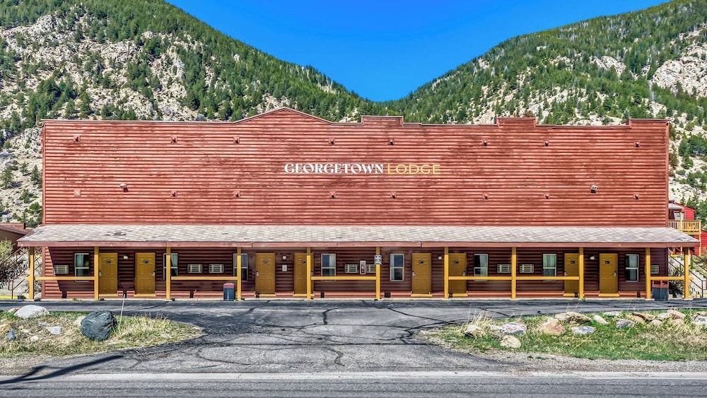 Super 8 Georgetown 3/55