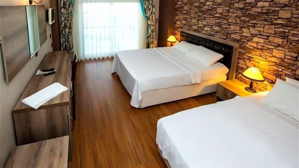 Issos Otel 3/11