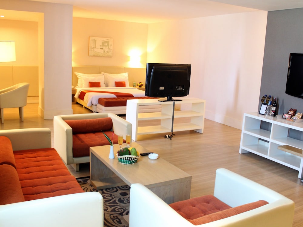 Grand Jatra Hotel 41/70