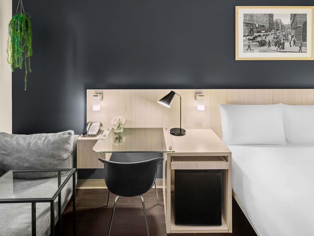 Ibis Sydney Barangaroo Hotel 61/70