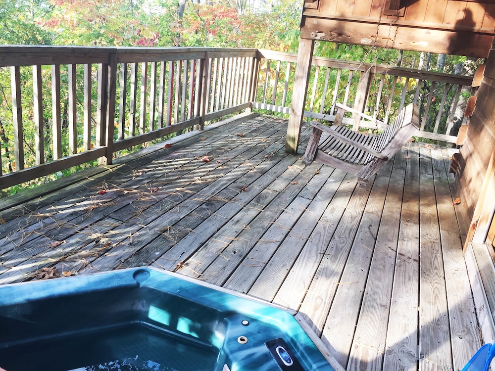 Gatlinburg Adventure Cabins 18/48