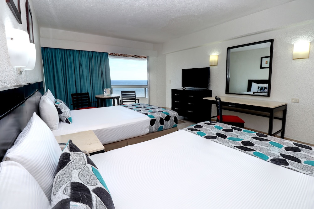 Krystal Ixtapa All Inclusive 18/76