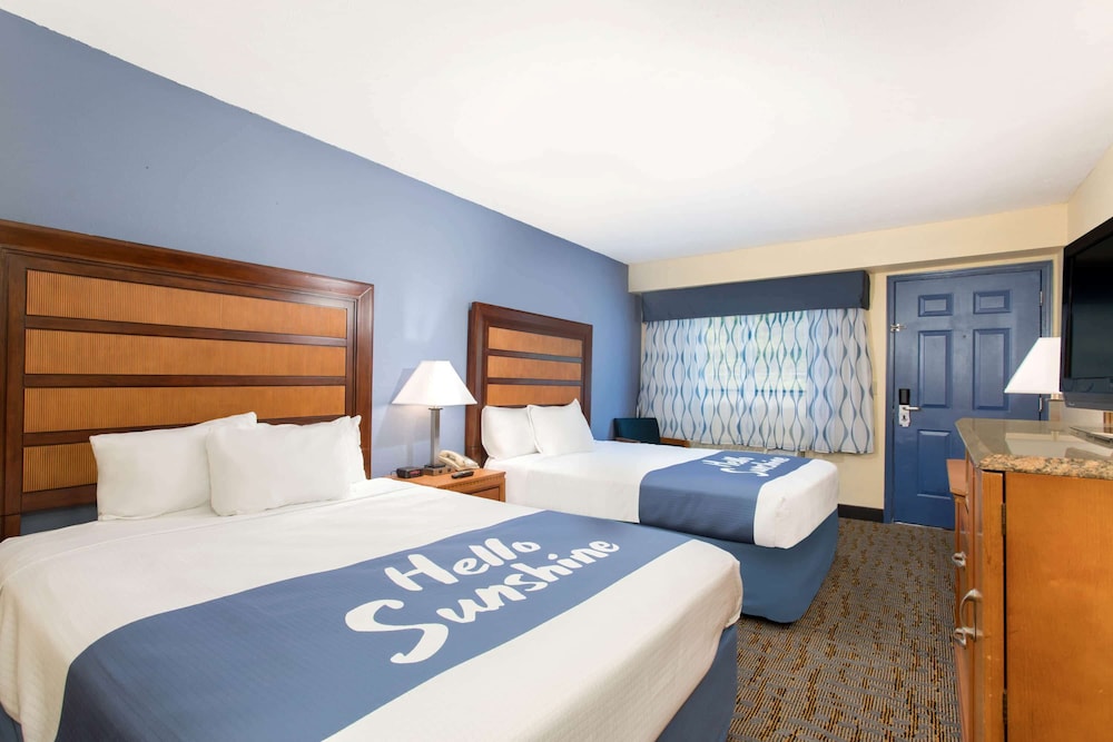 Days Inn by Wyndham Renfro Valley Mount Vernon 18/50