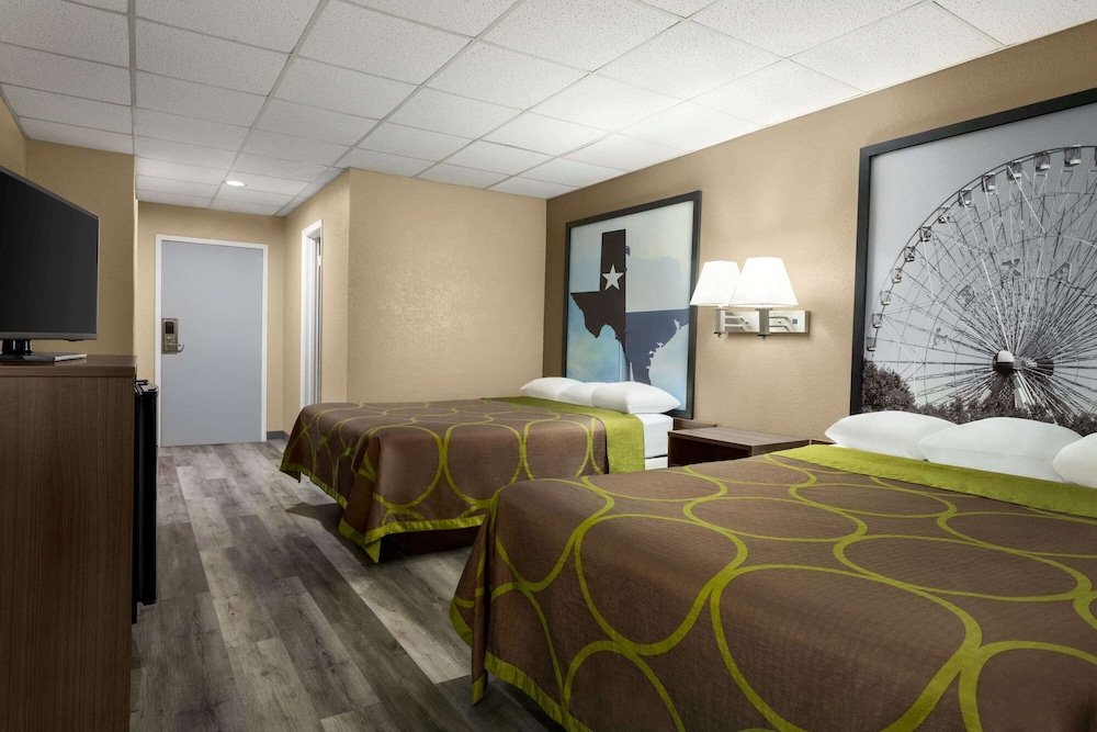 Super 8 By Wyndham Gainesville Tx 31/52